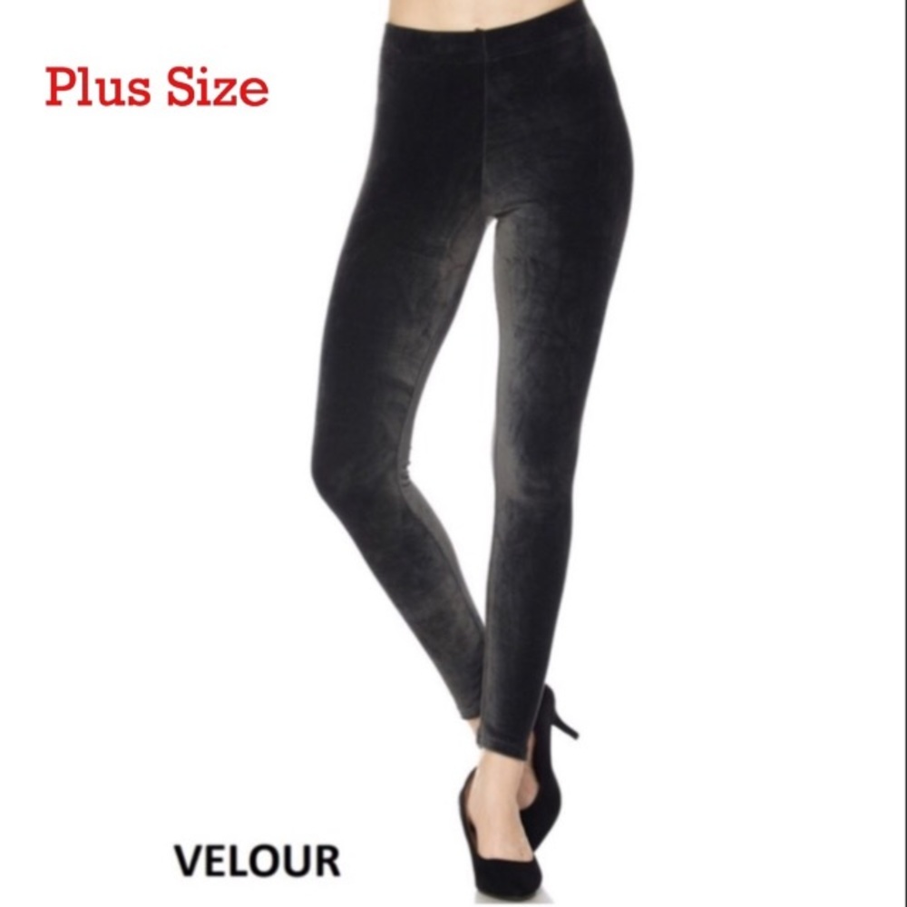 🎉HP⭐️ PLUS Size Black Velour Leggings